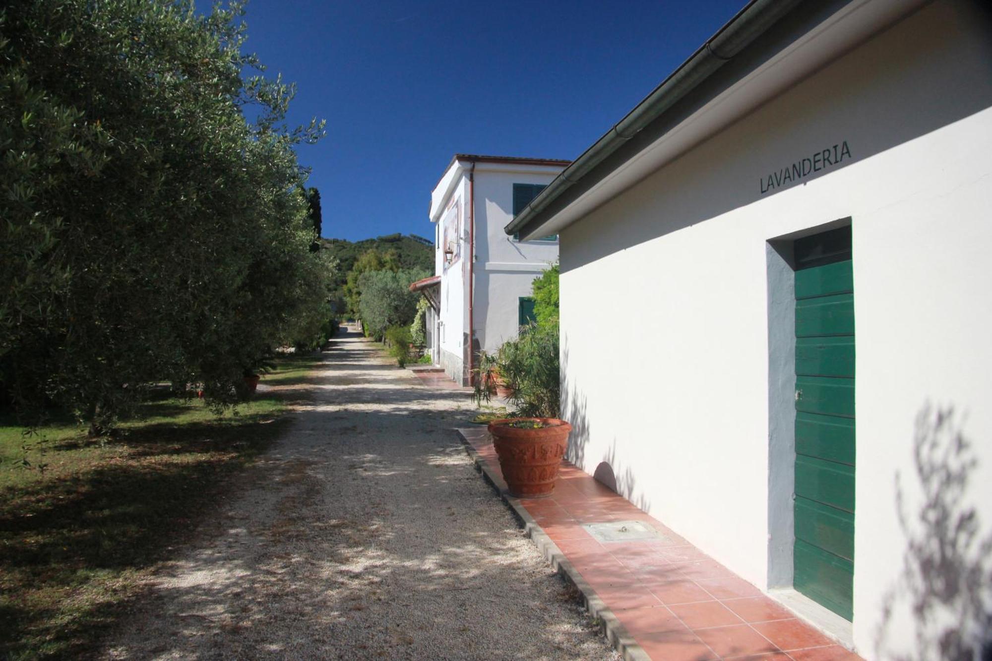 Azienda Agricola Sapereta Porto Azzurro Εξωτερικό φωτογραφία